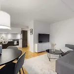 Dinbnb L Unbeatable Location L Priv Rooftop L Self Check-in * אוסלו